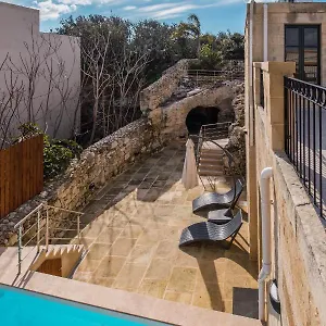 https://rabat-farmhouse-with-pool-and-cave.hotelssaintjulians.com