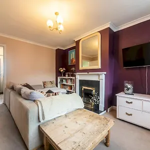  Holiday home Pass The Keys Comfortable 2bedroom With Free Parking