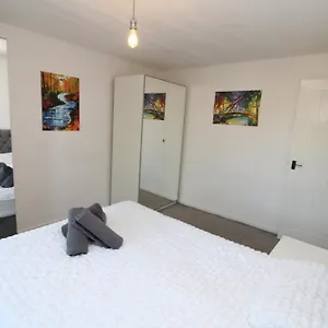 https://luxury-modern-flat-in-london.cambridgehotelsuk.com